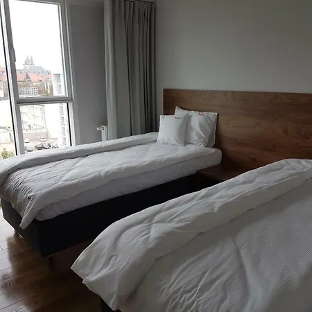 Apartment Towarowa 37 *