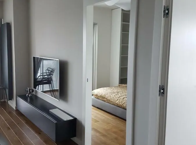 Apartment Towarowa 37 *