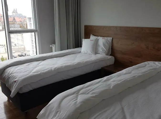 Apartment Towarowa 37 *