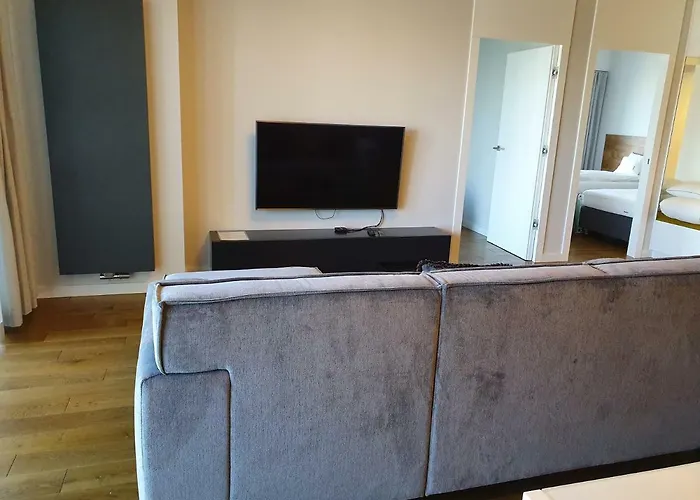 Apartment Towarowa 37 *